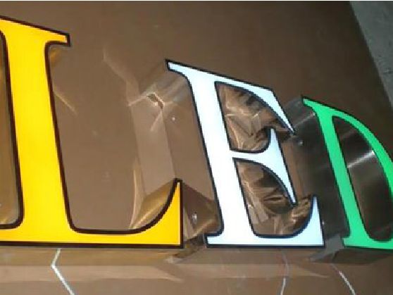宁海介绍LED招牌的基础知识。